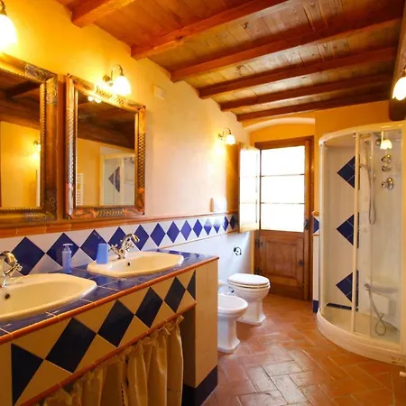 Villa Molino Di Sleeps 16 With Pool
