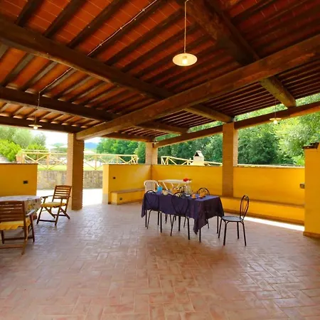 Molino Di Sleeps 16 With Pool Bucine